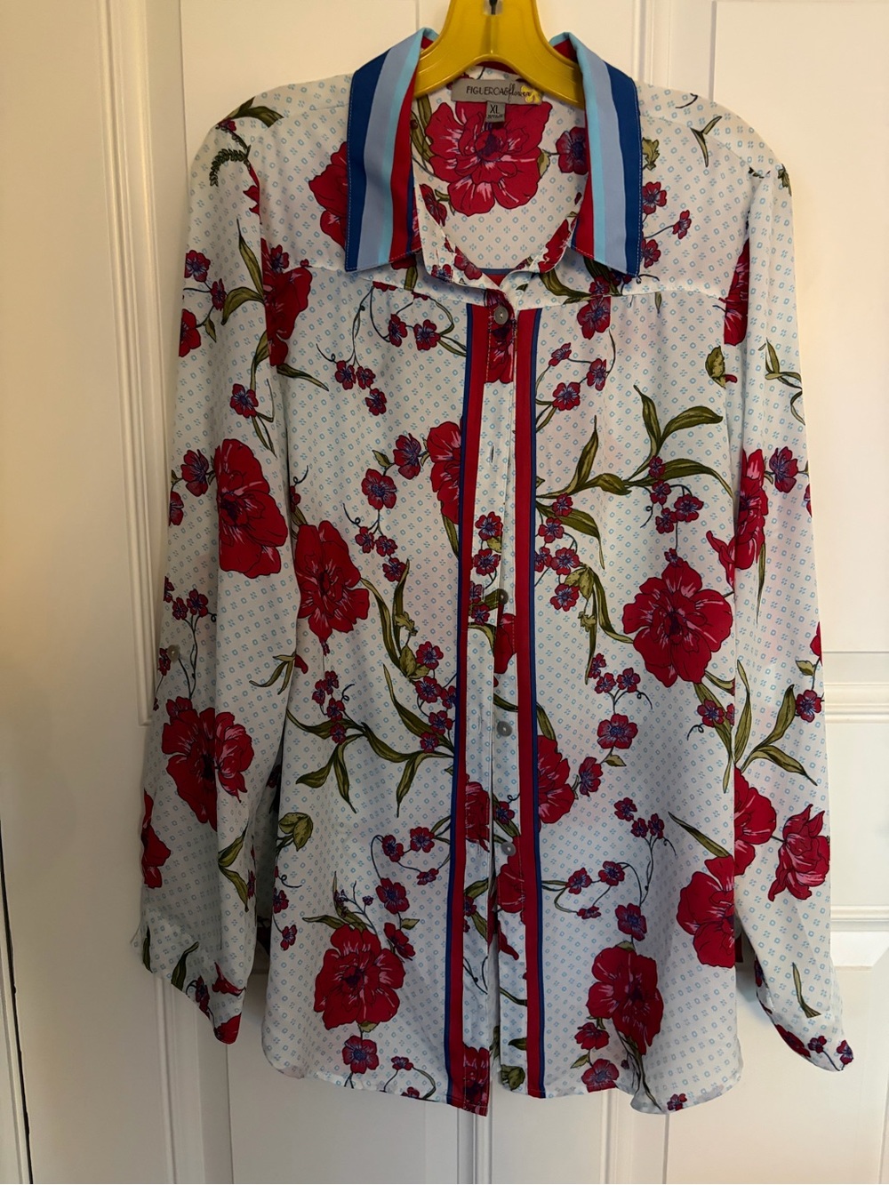 Floral Button-Front ladies blouse - White with Red Floral